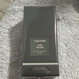Tom Ford Oud Wood Eau de Parfum in Charcoal Gray